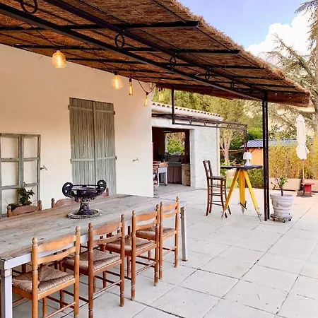 Les Pondres En Vaunage Guest house 4*