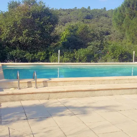 Guest house Les Pondres En Vaunage 4*