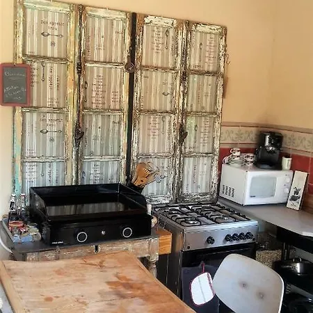 Les Pondres En Vaunage Pensjonat